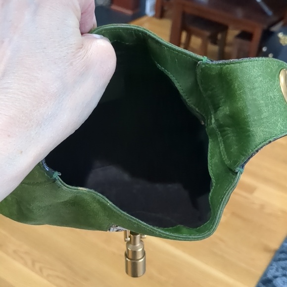 Gucci Olive Suede Shoulder Bag with GG Detail and Gold Hardware VINTAGE JACKIE - Picture 15 of 16